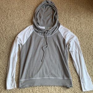 Athleta grey t shirt sweatshirt